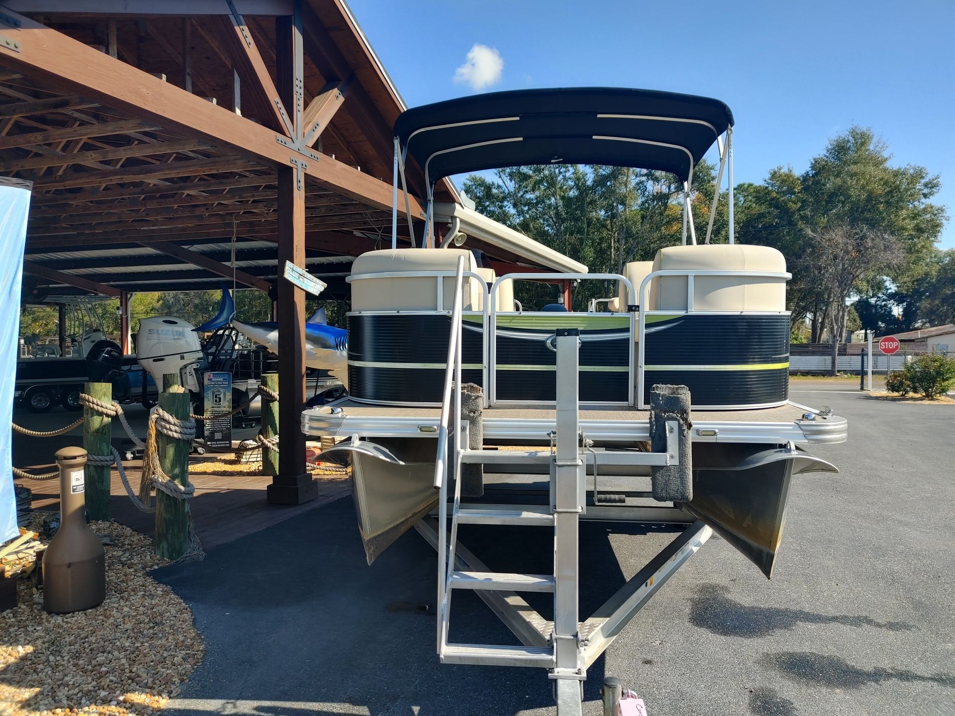 2018 Qwest 818 Pontoon
