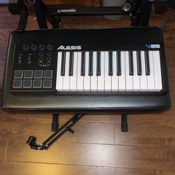 Alesis V25 - Midi Keyboard