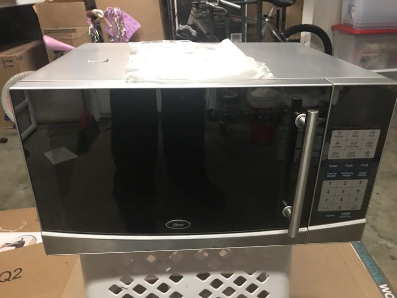 OSTER MICROWAVE for Sale in Glmn Hot Spgs, CA - OfferUp