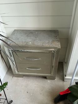 Free night stand