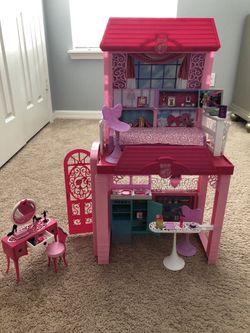 Barbie doll house & vanity set