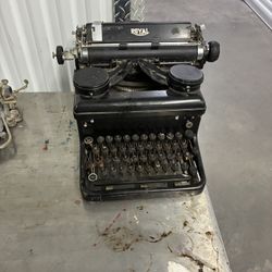 1930’s Type Writer