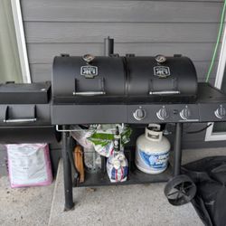 Oklahoma Joe's Offset Smoker. Like New