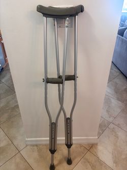 Crutches Adult size