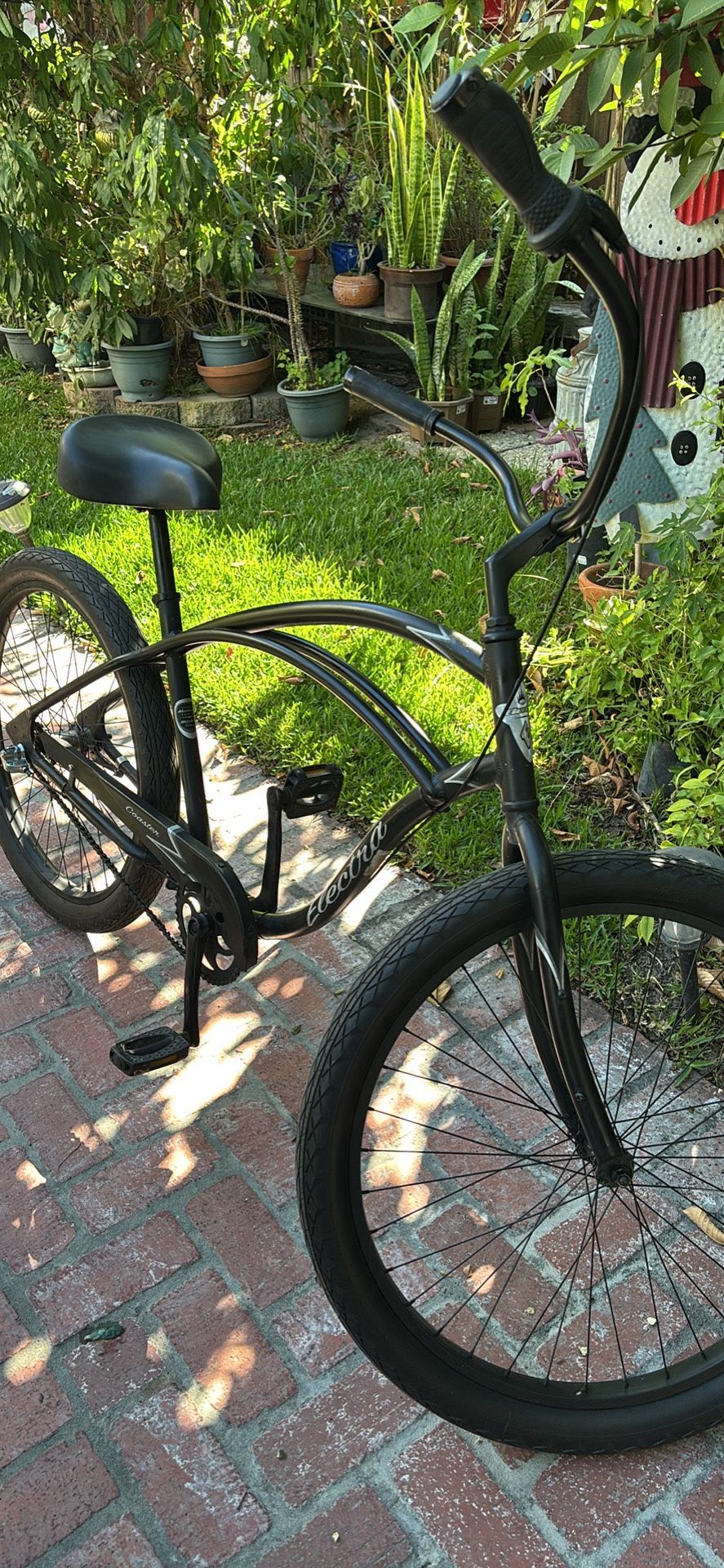 ELECTRA 3 SPEED ALUMINUM FRAME 26” WHEELS READY TO RIDE.See My Other Bikes.Thanks