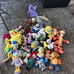 Peluches 🧸 plush desde $2 hasta $8 Mario bros  Pikachu  Miky  etc.