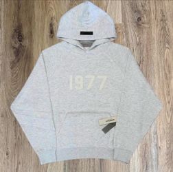 1977 essentials hoodie size SMALL