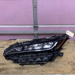 2021-2023 Toyota Venza left side headlight LED OEM