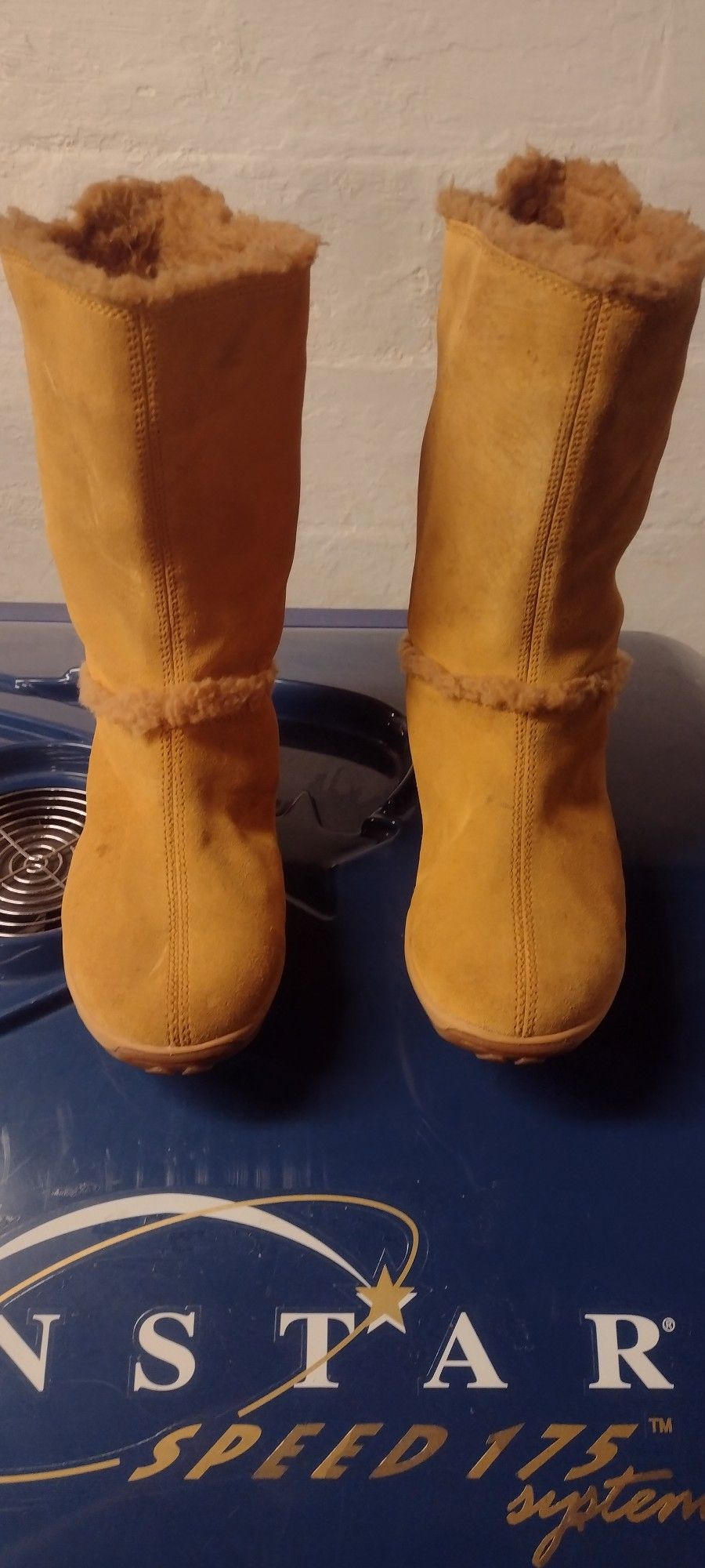 Womens Timberland moccasin mukluk suede leather boots