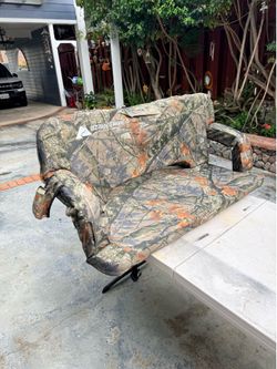 Tail gate seat