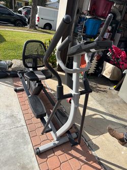 Elliptical trainer