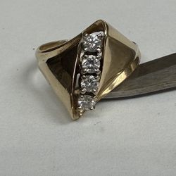14K ladies diamond ring size 8