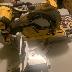 Dewalt Saw 