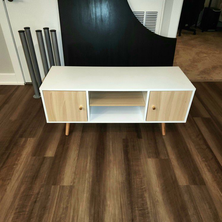 White Table/TV Stand