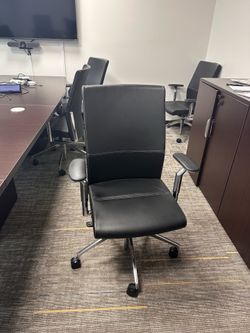 Stylex sava upholstered conference chair
