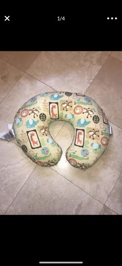 Boppy Pillow baby feeding pillow like new