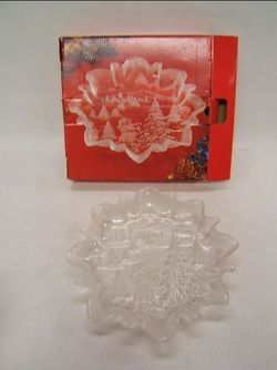 Mikasa Christmas Story Footed Bon Bon Plate