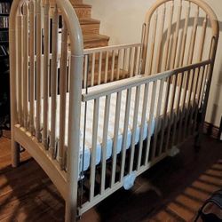 Simmon Baby Crib 