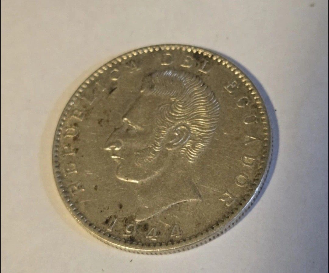 Ecuador 2 Sucres 1944 Silver Coin