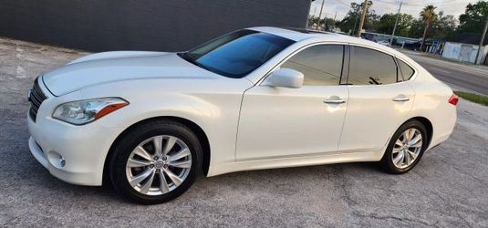 2011 INFINITI M