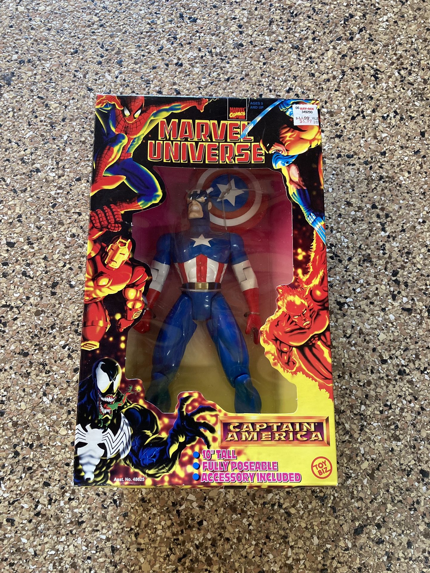 NEW 1997 Marvel Universe Captain America 10" Action Figure by Toy Biz