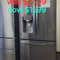 28 cu. ft. 3 doors french door refrigerator with ice and water dispenser and craft ice in black stainless Steel