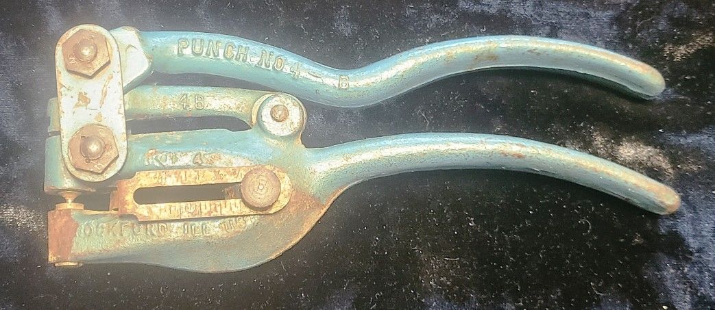VINTAGE W. A. WHITNEY MFG CO. ROCKFORD ILL. USA HAND METAL PUNCH NO. 4 B