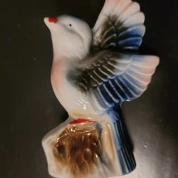 Vintage Bird figurines made in Japan 3 3/4 Painted only one side