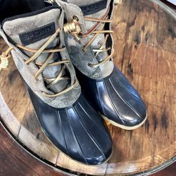 SPERRY METALLIC OLIVE CAMO WATERPROOF DUCK BOOTS     SIZE 9.5