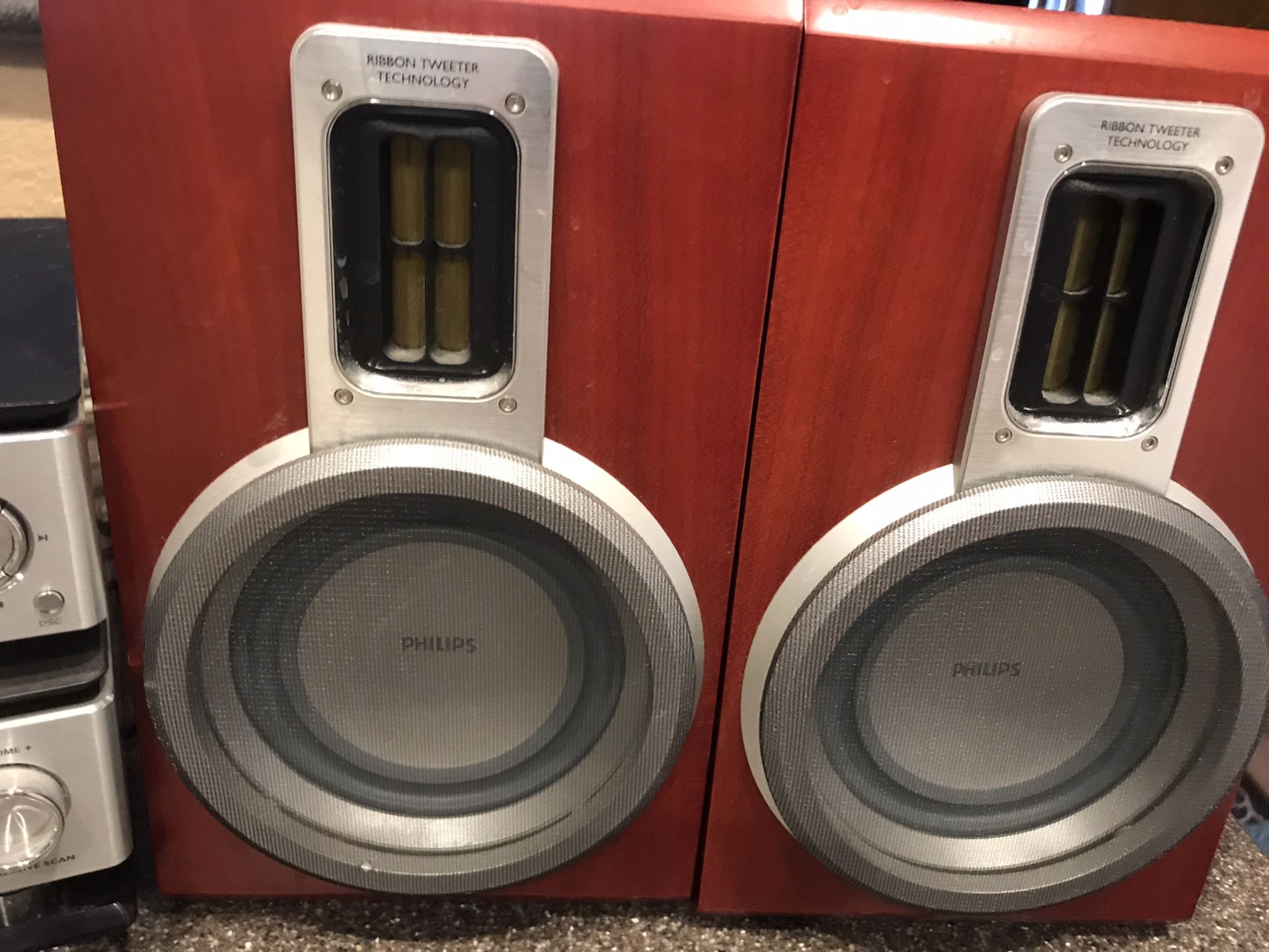 Philips CD Player and radio with Wood Speakers