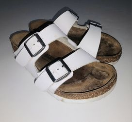 Birkenstock Arizona sandals in white with adjustable buckle straps women's size 36 (5 - 5.5)