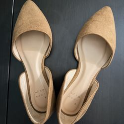 Pointed flat shoe size 6 $10