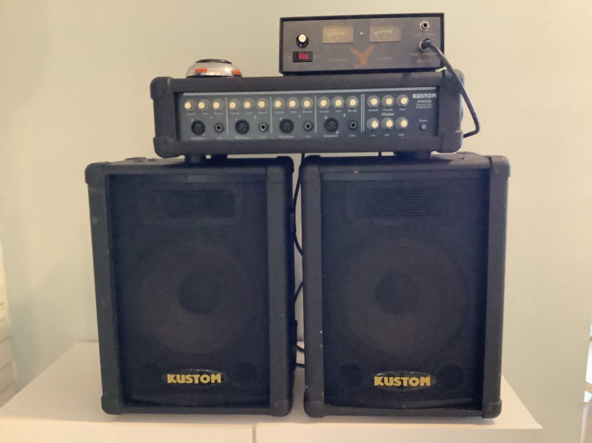 Kustom Mixer Amp And Speakers