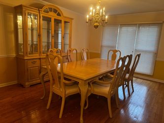 Dining Room set with Dining Buffet and Hutch