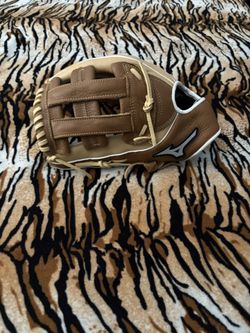 Mizuno Baseball Glove Size 12.5