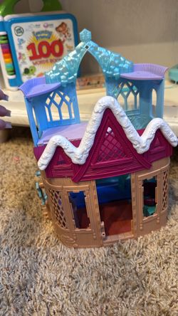 Small Elsa playhouse
