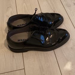 Men’s dress shoes