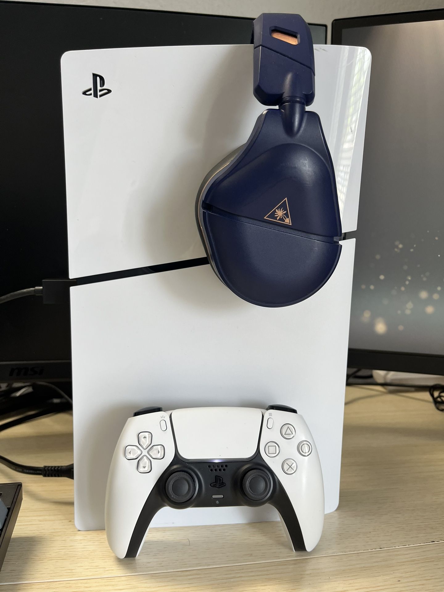 PS5 Digital + Headphone + Controller + Cord