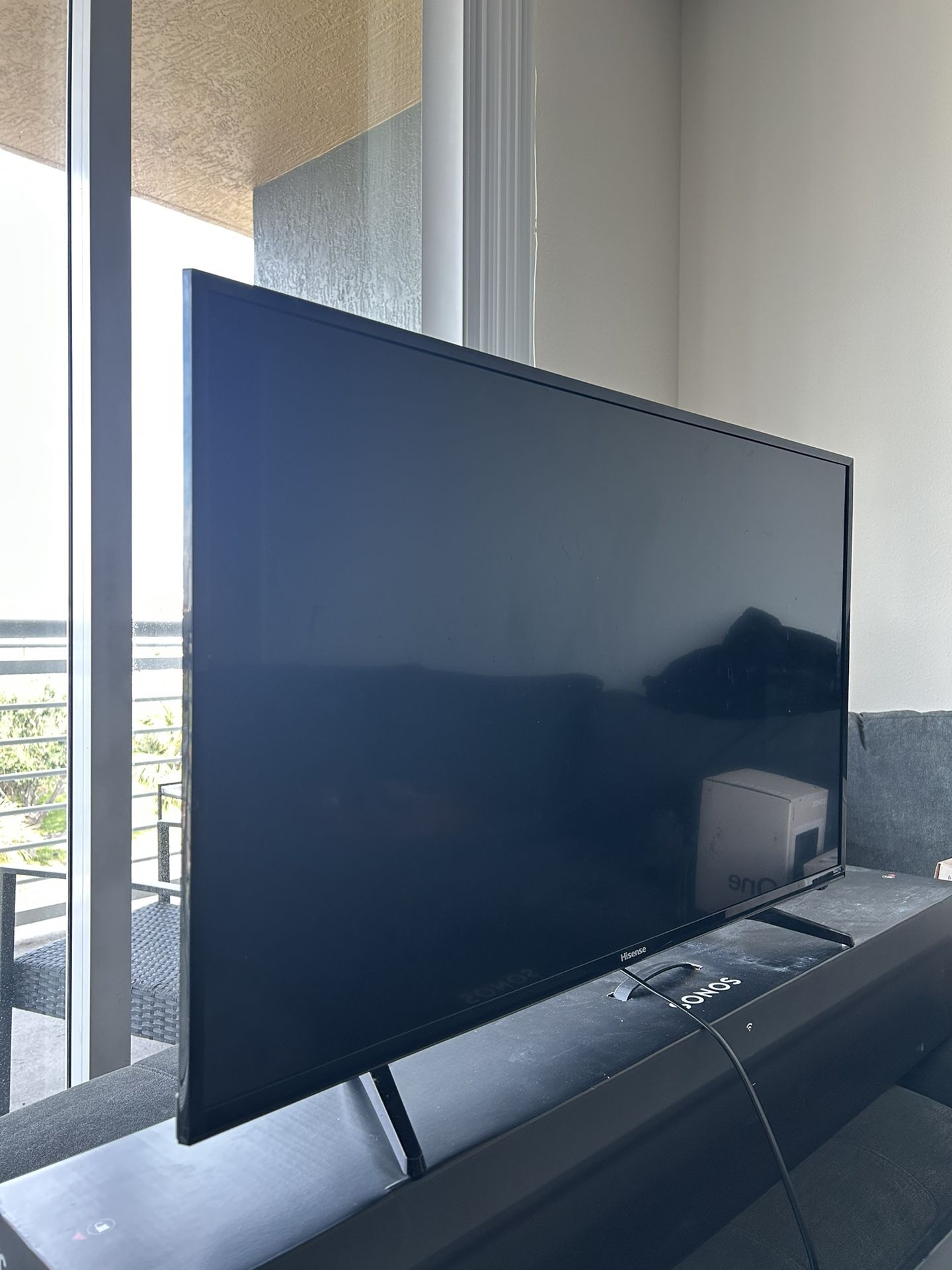 Hisense 41” Roku Smart LED LCD TV