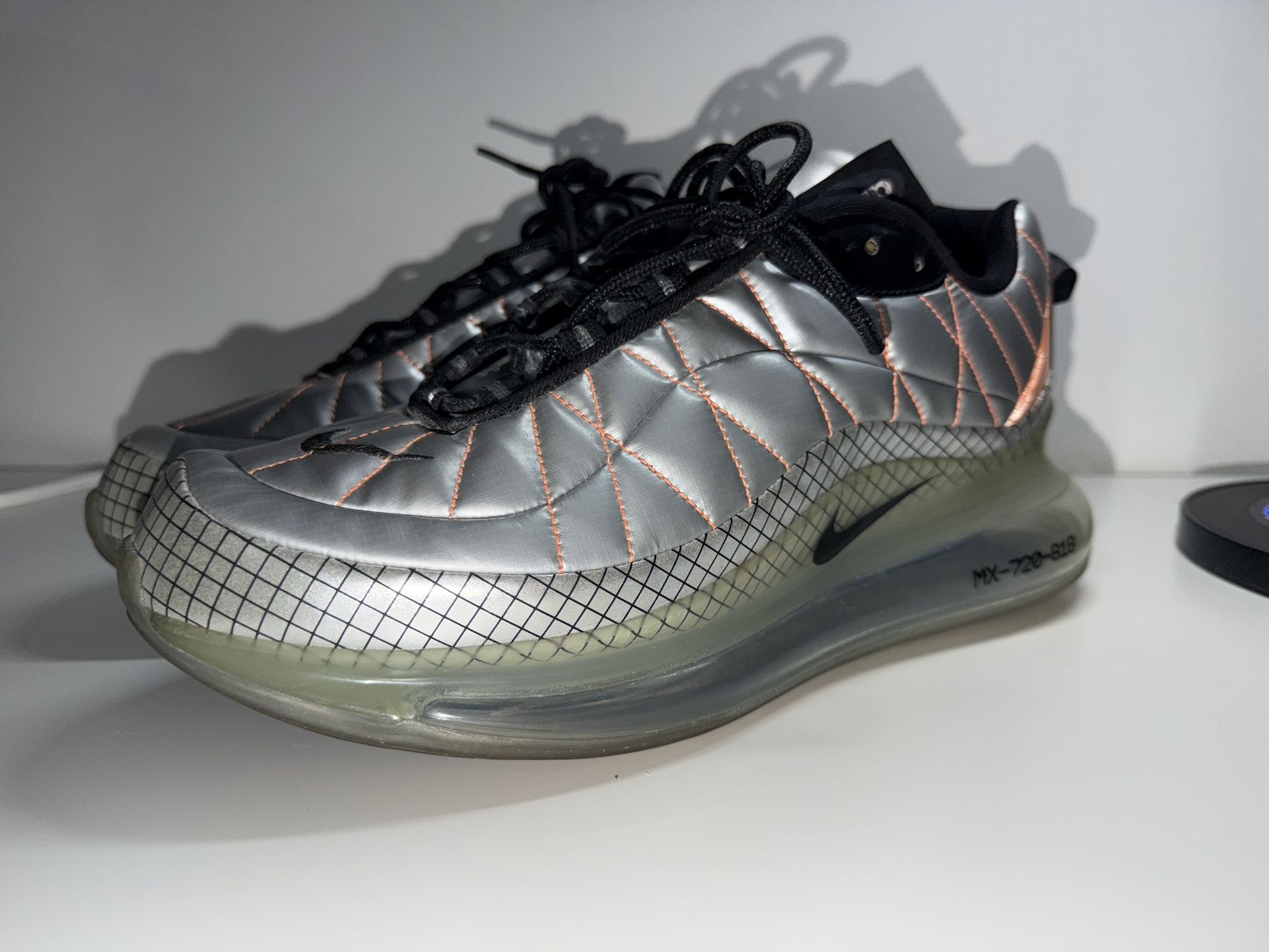 Nike Air Max 720-818