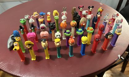 55 Assorted Pez Dispenser Lot