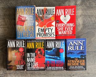 True Crime Books by Ann Rule (Lot of 7 Books)