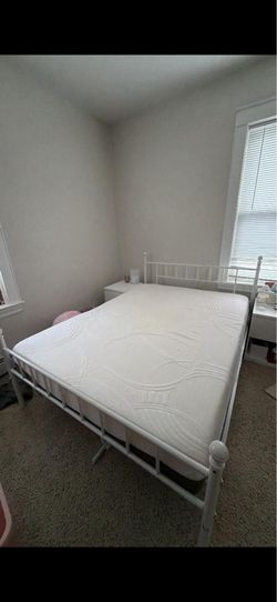 Full size white canopy frame and free mattress