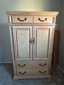 Solid Wood Queen Bedroom Set