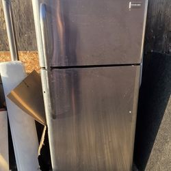 Frigidaire Refridgerator