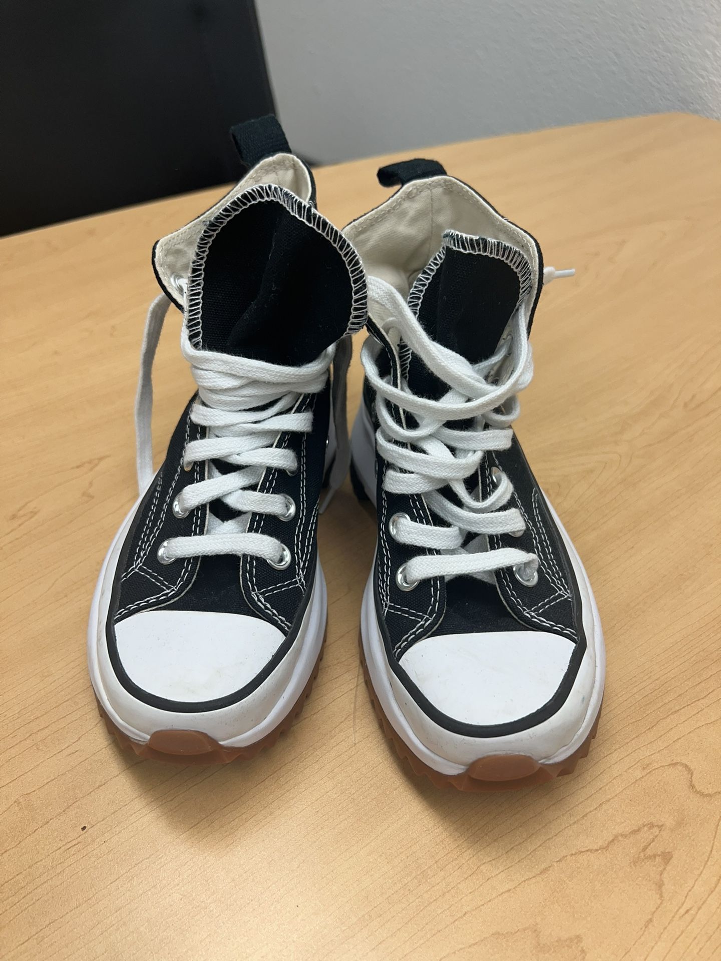 Converse Sneakers Size 4.5 youth