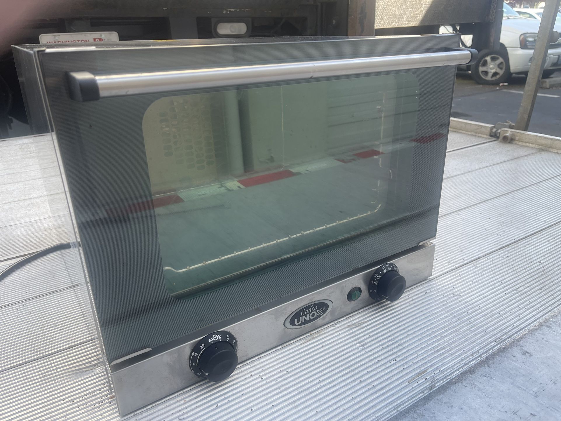 Cadco OV-250 Quarter Size Convection Oven NSF