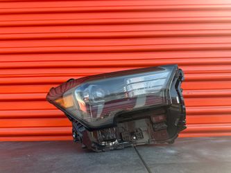 2024-2025 Toyota Tacoma Front right passenger Side LED Headlight OEM