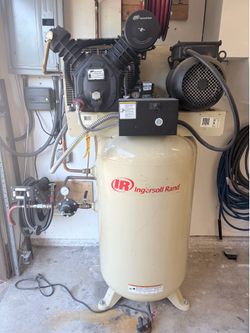 Ingersoll Rand Type-30 Reciprocating Air Compressor, 7.5 HP, 200 Volt, 3 Phase, 80 Gallon Vertical, Model# 2475N7.5-V