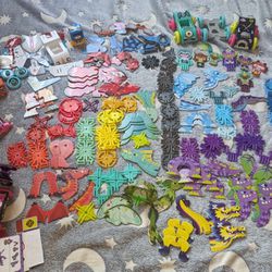 Wendy's Kid's Meal Toys - Smart Links lot of 165+ Pieces

HUGE lot of the Wendy's kids meal smart link toys.

Mostly the dragons and the cars.

These 